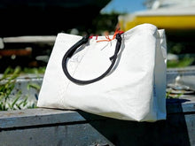 Carica l'immagine nel visualizzatore di Gallery, "Shopper - le malins - No 24"